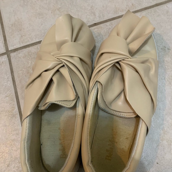 Women slip on shoes - Picture 2 of 4